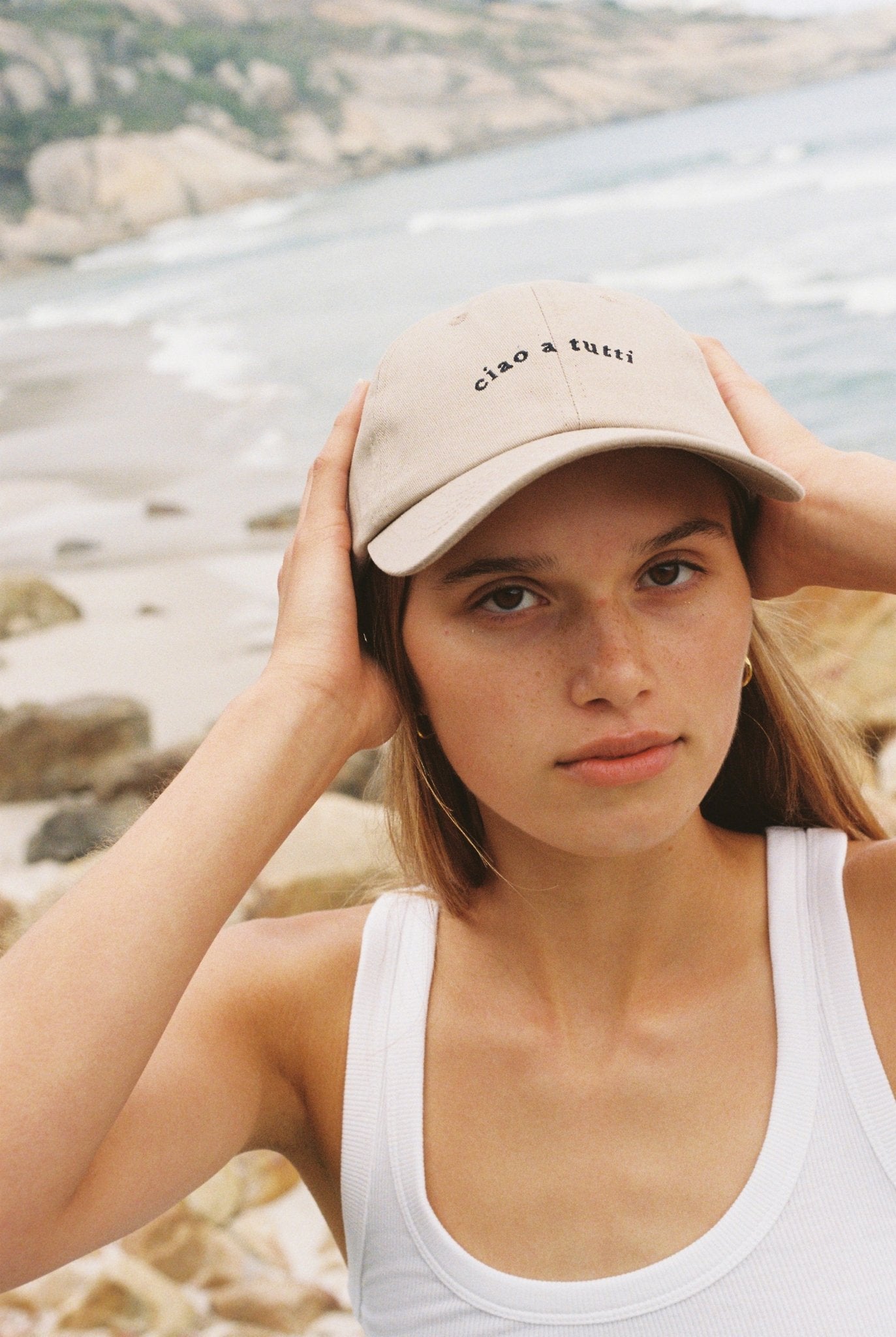 CIAO A TUTTI beige - LOVEM - cap
