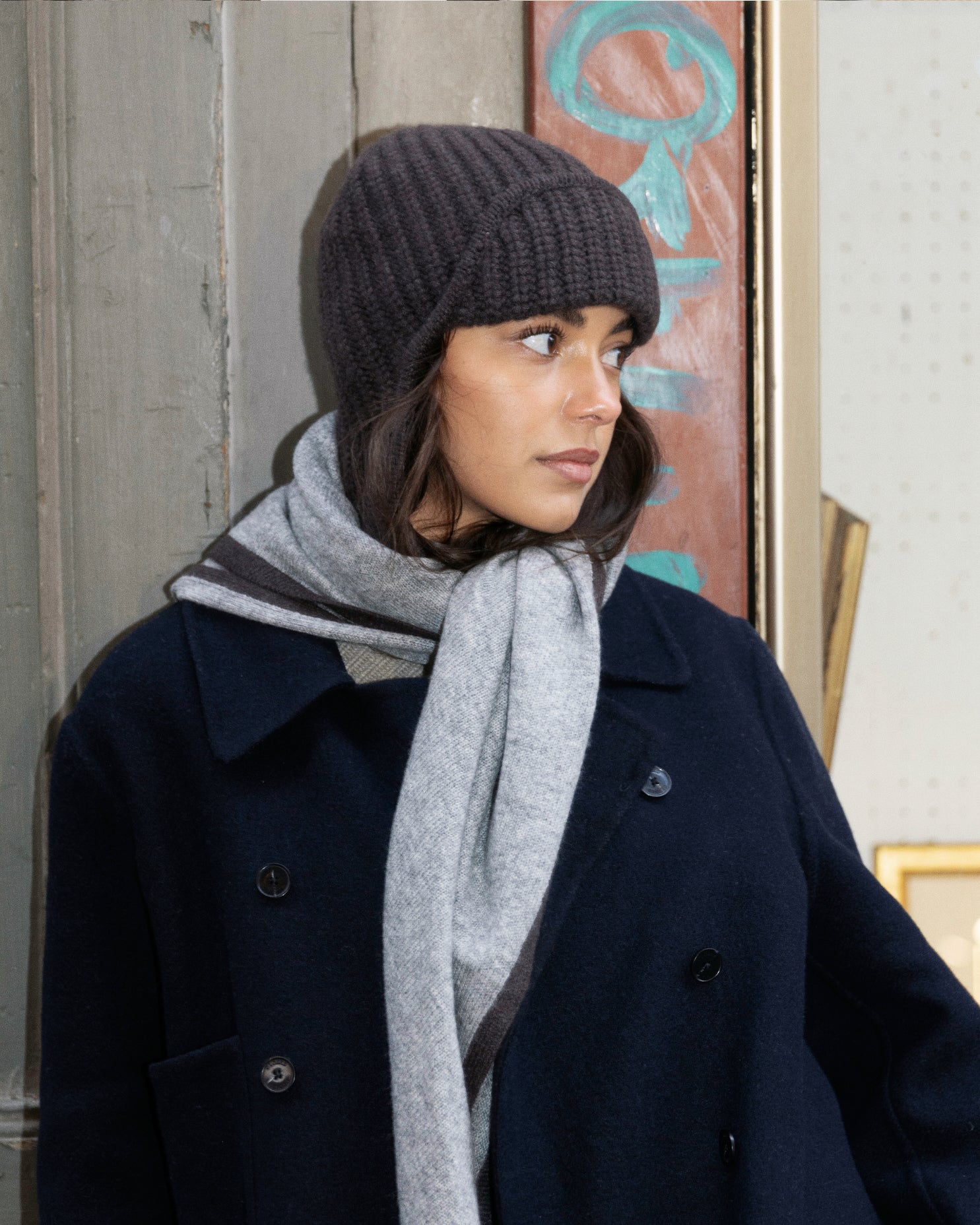 LOLA Stola aus Kaschmir - grau / taupe - LOVEM - mütze