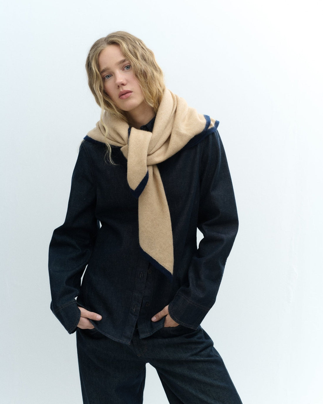 LOLA STOLA - beige / dunkelblau - LOVEM - mütze