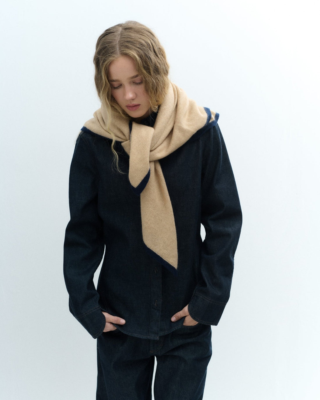LOLA STOLA - beige / dunkelblau - LOVEM - mütze
